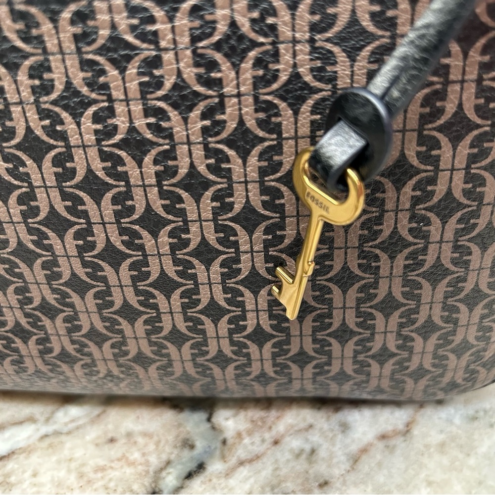 Fossil Farrah Crossbody Brown Black  Purse With Gold Key & Zipper Tassel - Picture 3 of 13